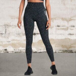 Gymshark Adapt Animal Seamless Leggings Womens Large Wild Black